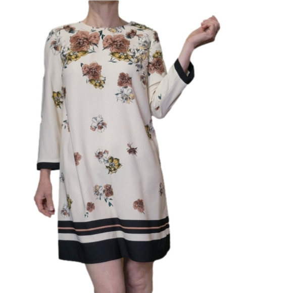 Mini Dress Floral  Beige 3/4 Sleeves Scoop neck ZARA - Picture 3 of 13